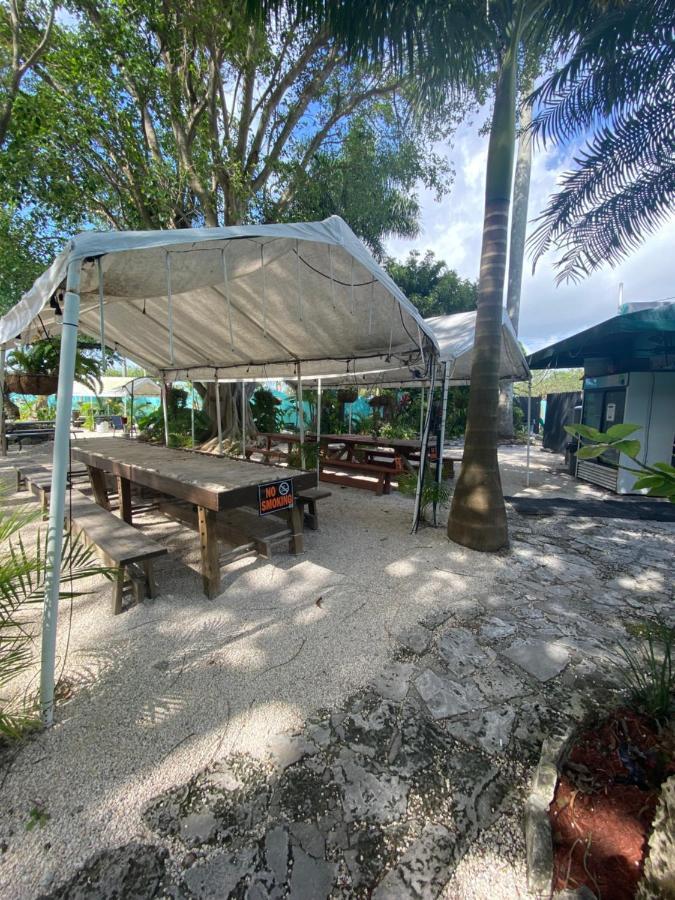 Hoosville Hostel Florida City Exterior photo